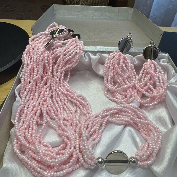 Pink Seed Beaded Stretch Bracelet and Multi Layered Necklace - Picture 3 of 3